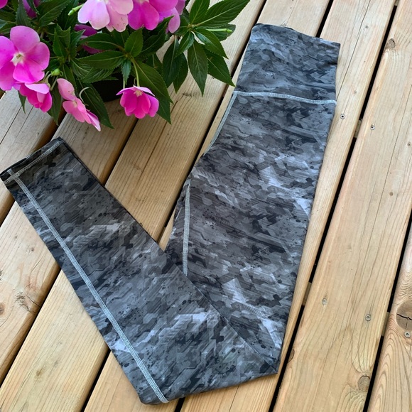 Oakley Essential Mesh Yoga Pant (S) - Picture 1 of 5